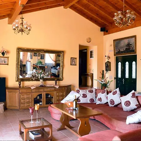 Villa Classical Anta Ágios Ioánnis