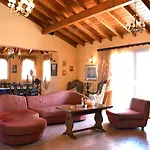 Villa Classical Anta *
